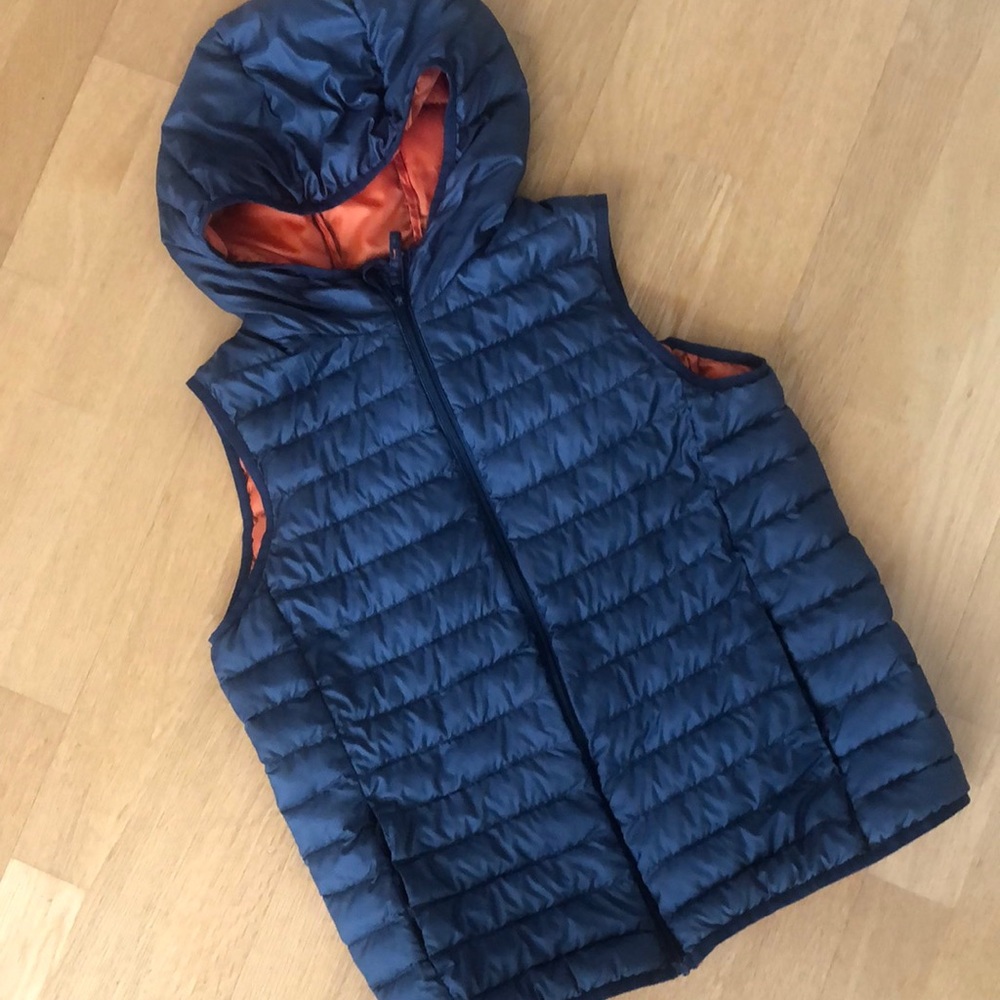 Uniqlo ultra light down vest size 12